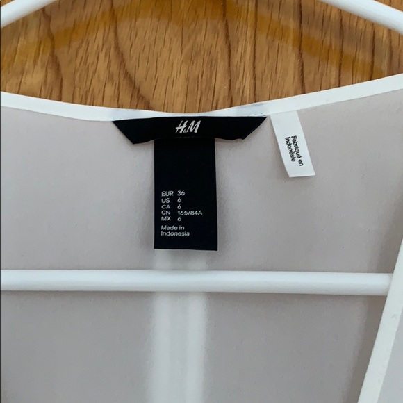 H&M // white tank blouse - Picture 3 of 3